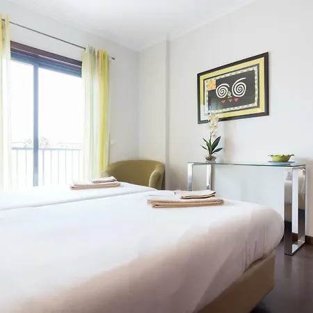 Apartmán Marina With Pool & Gym *