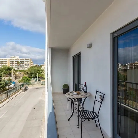 Marina With Pool & Gym * Lagos