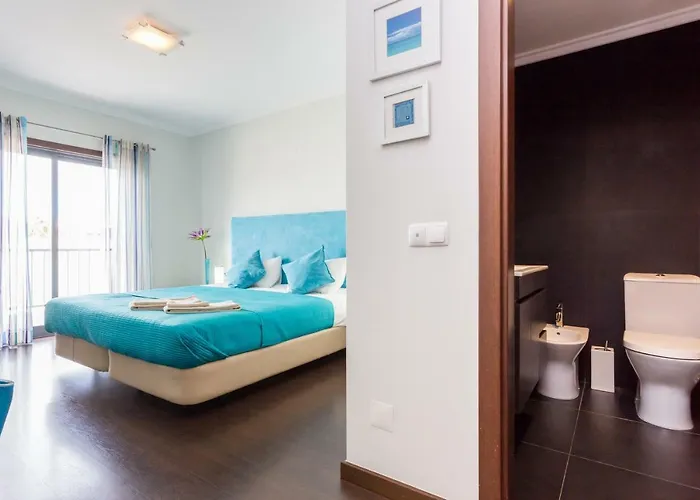 Апартаменты Marina With Pool & Gym Лагуш