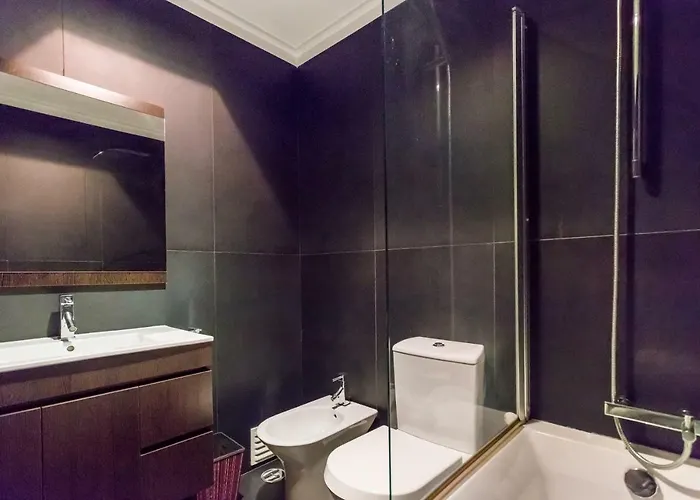 Marina With Pool & Gym *