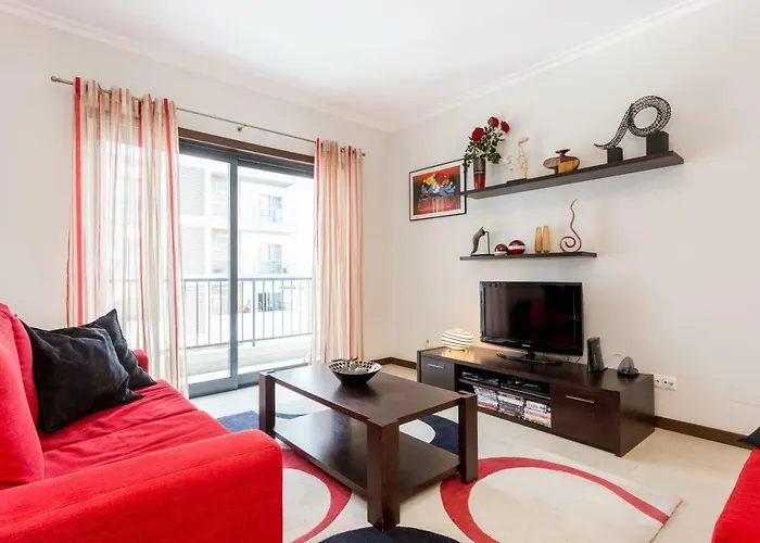 Апартаменты Marina With Pool & Gym Лагуш